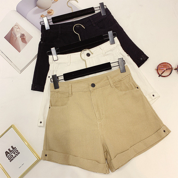 Pantaloni scurți din denim de damă în trei culori