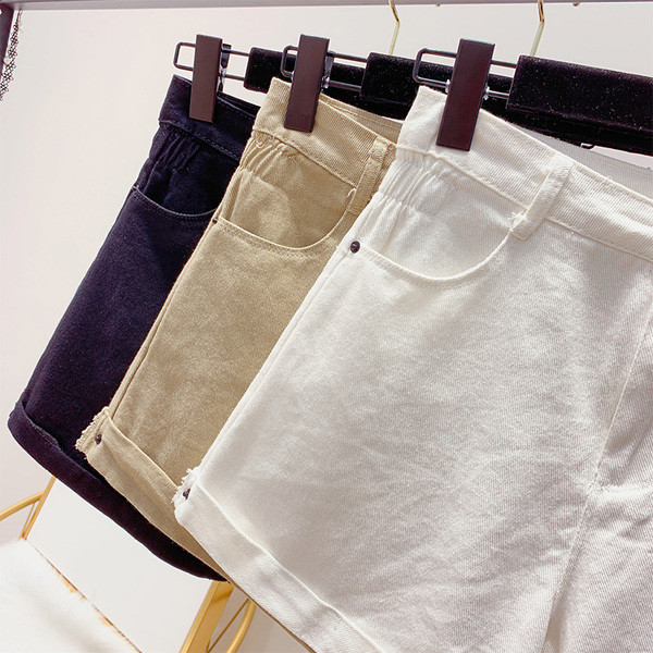 Pantaloni scurți din denim de damă în trei culori