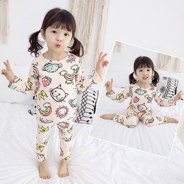 Pijamale copii de toamna pentru fete cu modele colorate
