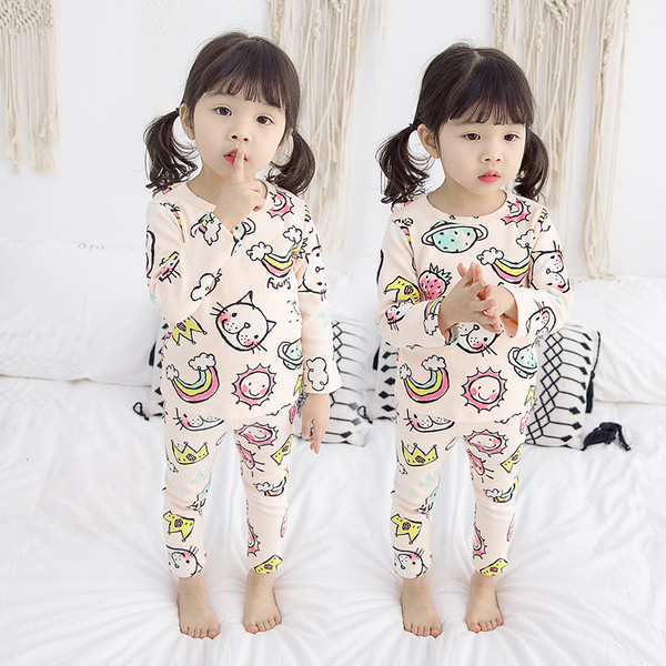 Pijamale copii de toamna pentru fete cu modele colorate