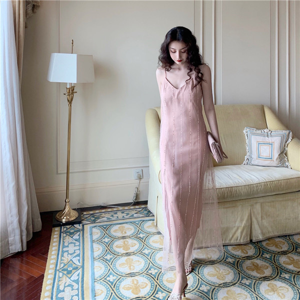 Rochie lungă de damă actuală cu decolteu în V cu bretele subțiri