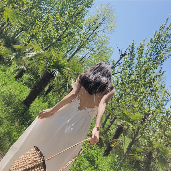 Rochie de dama actuala lunga cu bretele subtiri in culoarea alba