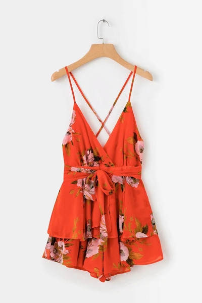 Salopetă de damă elegantă, cu decolteu în V adânc