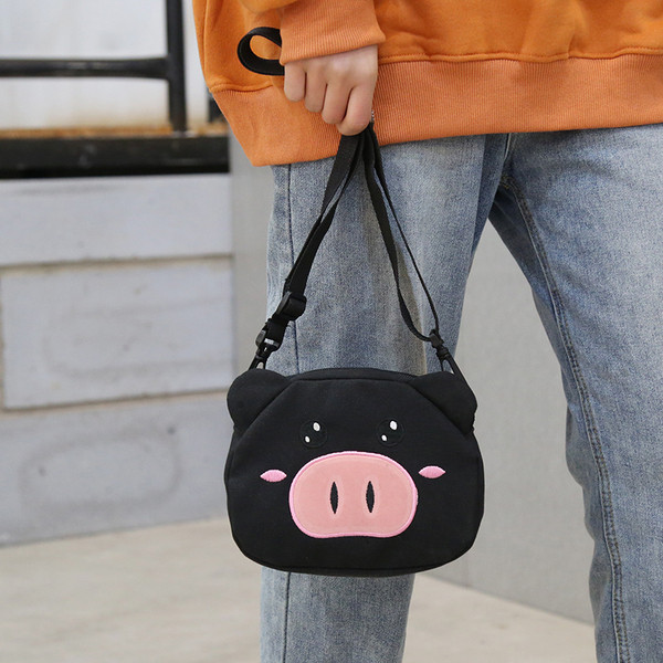 Geantă modernă pentru copii cu aplicație în patru culori