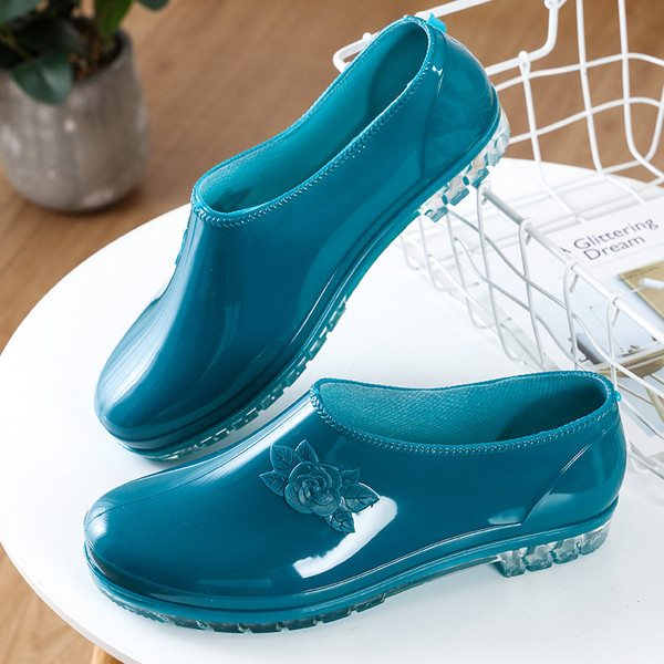 Pantofi de damă din cauciuc în roșu, albastru și culoarea corpului