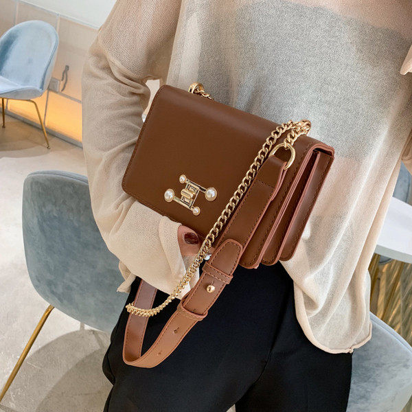 Geanta de dama moderna cu maner lung in mai multe culori