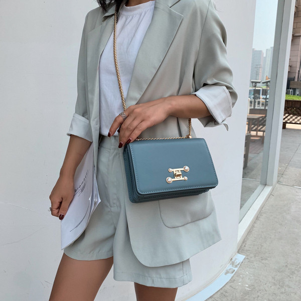 Geanta de dama moderna cu maner lung in mai multe culori