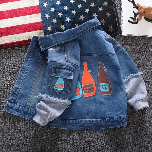 Model nou de geaca pentru copii cu nasturi si motive rupte in albastru