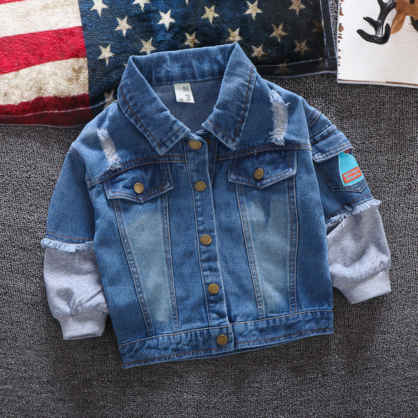 Model nou de geaca pentru copii cu nasturi si motive rupte in albastru