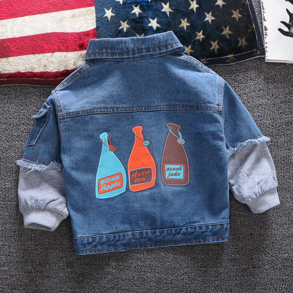 Model nou de geaca pentru copii cu nasturi si motive rupte in albastru