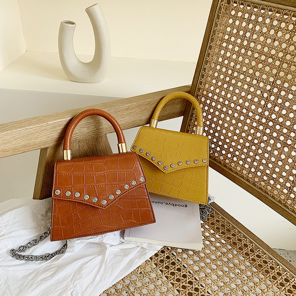 Geanta de dama eleganta din piele ecologica cu doua manere