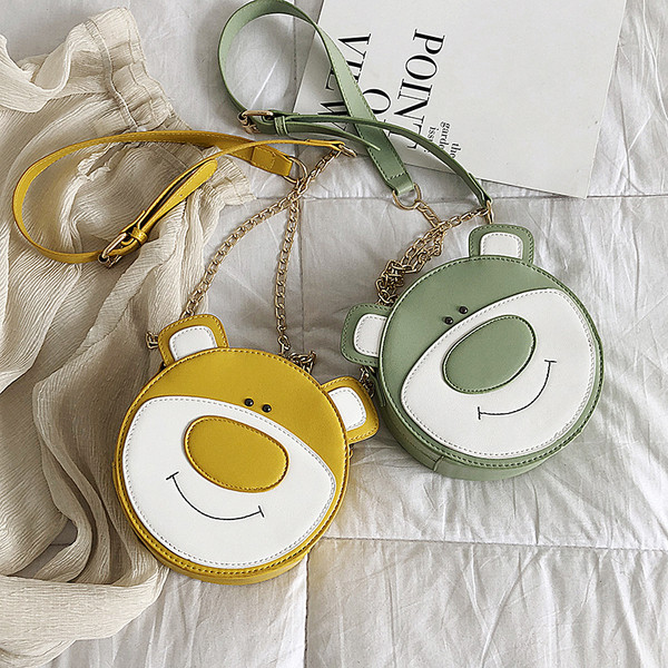 Geanta dama cu element 3D si lant metalic