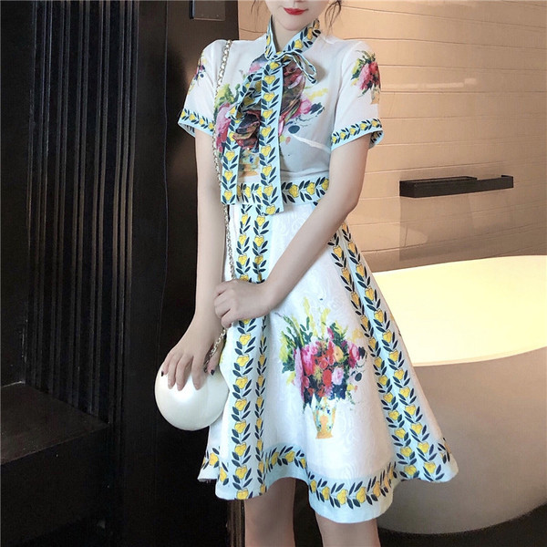 Rochie de dama moderna - model croiat cu model floral