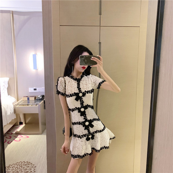 Rochie de dama actuala din dantela in doua culori