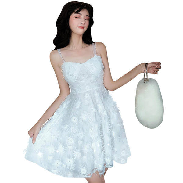 Rochie de dama actuala cu bretele subtiri - model croiat