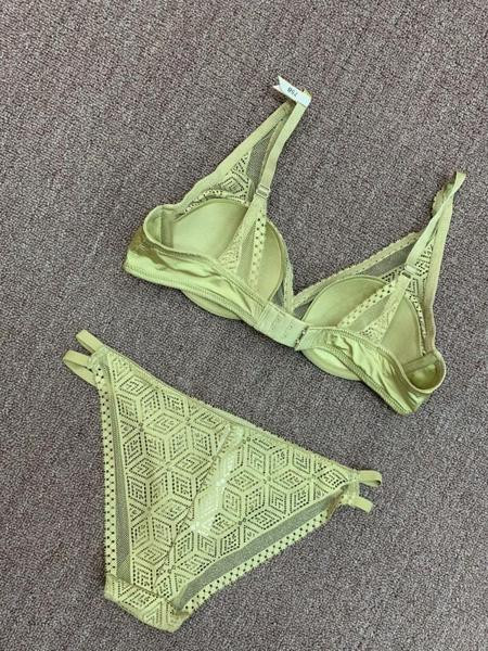 Lenjerie de dama din dantela in patru culori