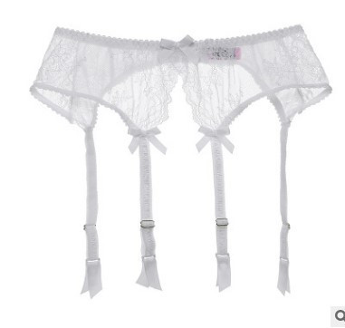 Set lenjerie din dantela in trei culori