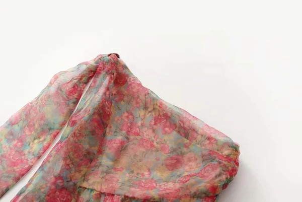 Rochie de dama eleganta cu o maneca si tul