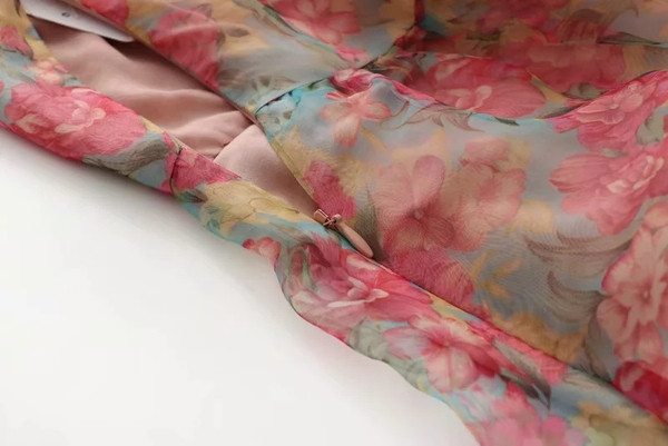 Rochie de dama eleganta cu o maneca si tul