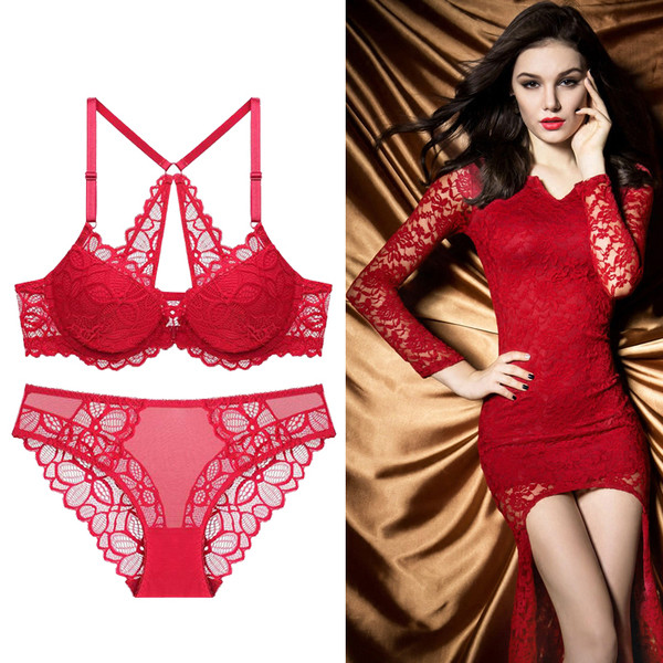 Lenjerie de dama moderna din dantela in mai multe culori