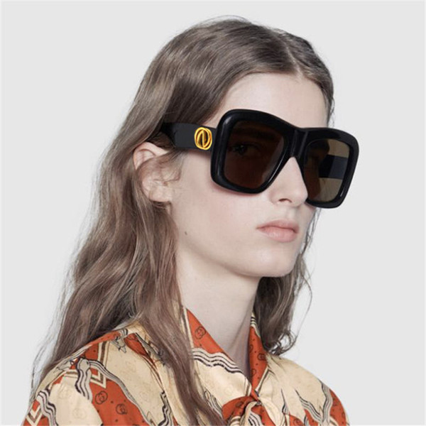 Ochelari moderni de dama cu rama din plastic si lentile patrate