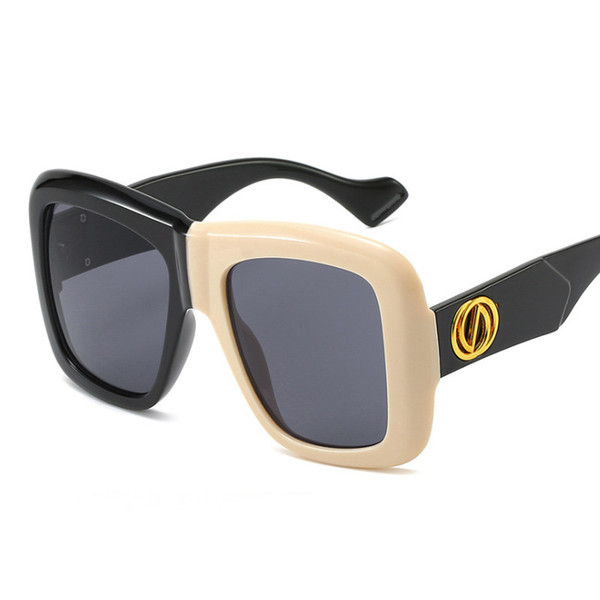 Ochelari moderni de dama cu rama din plastic si lentile patrate