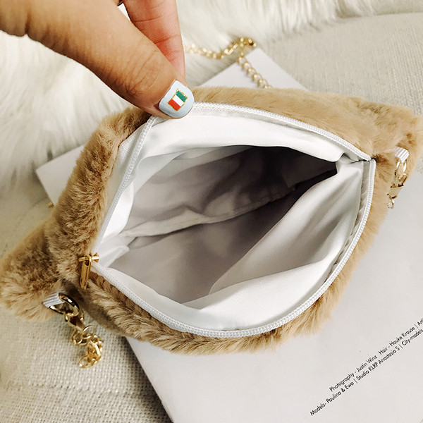 Geanta de dama moderna cu lant metalic in trei culori