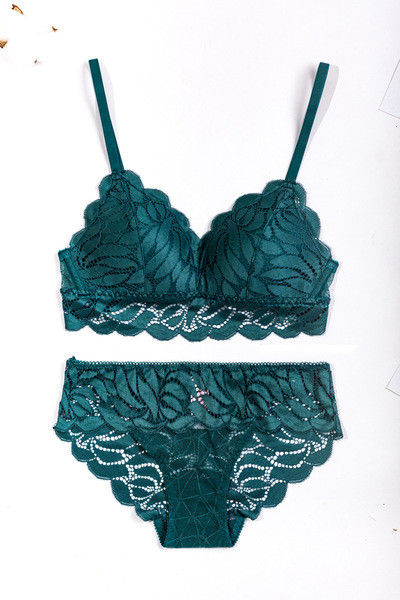 Set de lenjerie elegantă din dantelă în patru culori