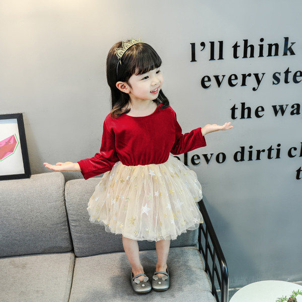 Rochie modernă pentru copii pentru fete cu mâneci lungi și tul