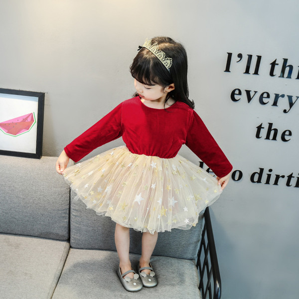 Rochie modernă pentru copii pentru fete cu mâneci lungi și tul