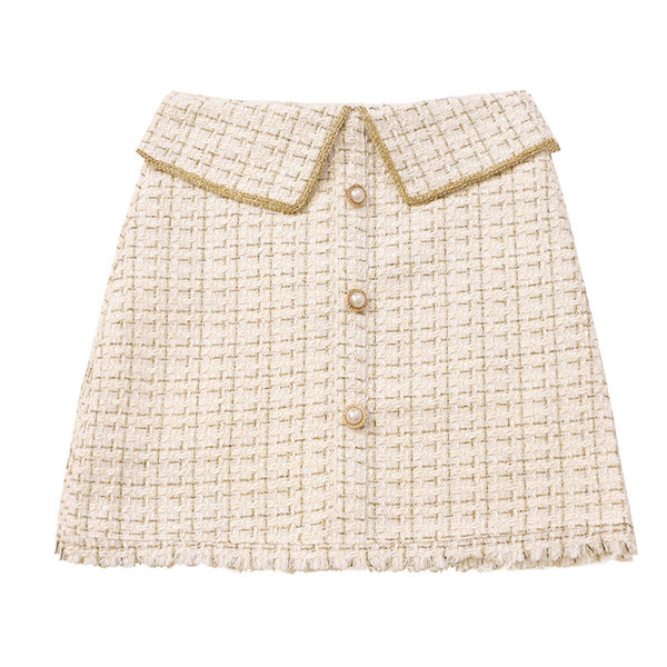 Fusta de dama eleganta cu nasturi in alb, negru si rosu