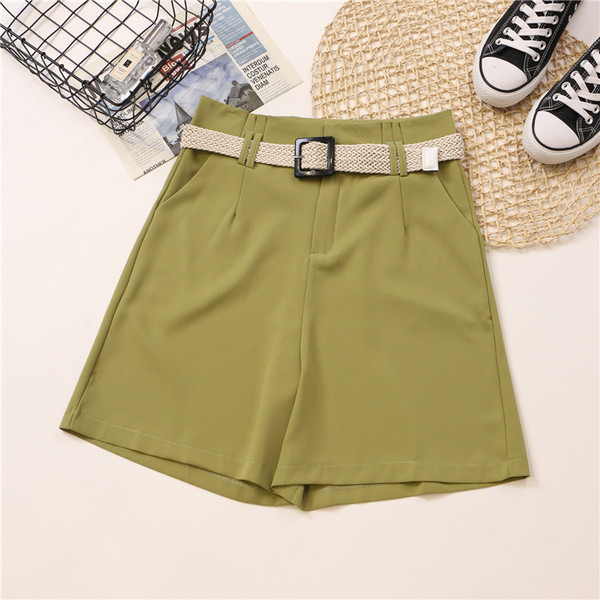 Pantaloni scurti de dama stilati model uni cu talie inalta in mai multe culori