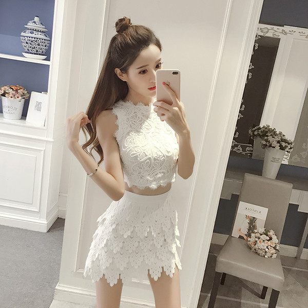 Set modern de fustă și maiou de damă de culoare albă