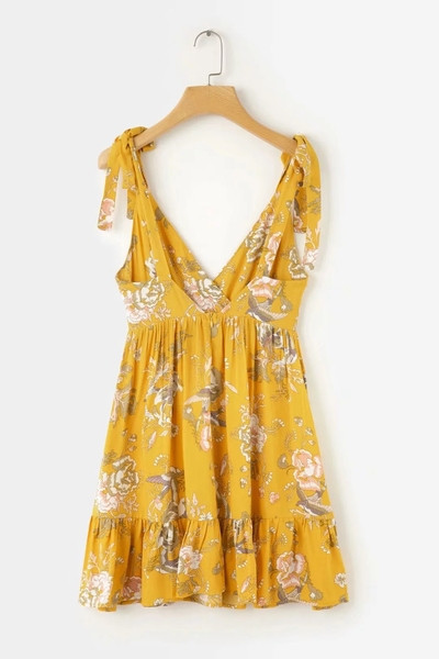 Rochie de dama cu decolteu in V si model floral in galben si maro