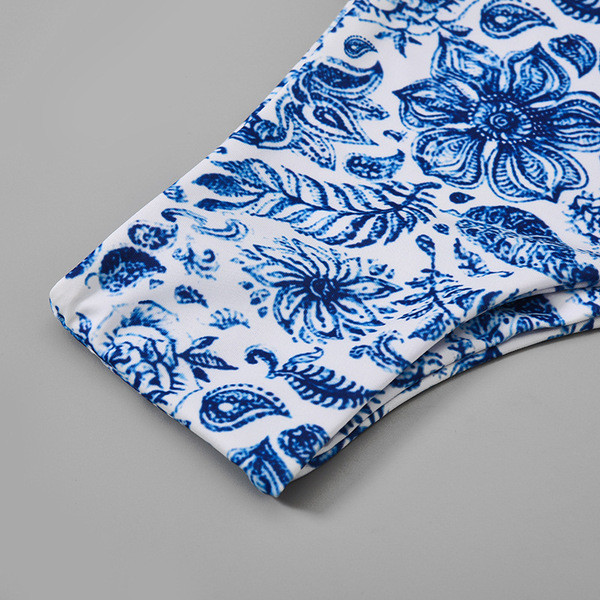 Costum de baie dama cu lenjerie intima cu model floral