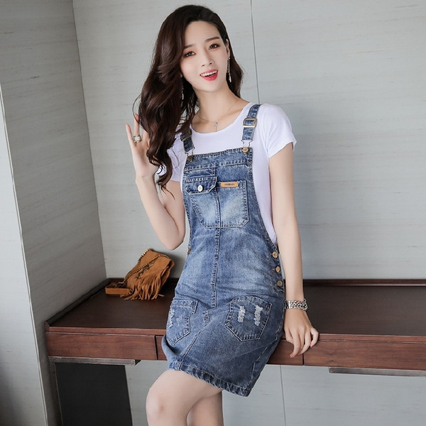 Model nou de rochie din denim cu bretele de culoare albastra