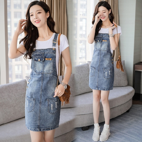 Model nou de rochie din denim cu bretele de culoare albastra