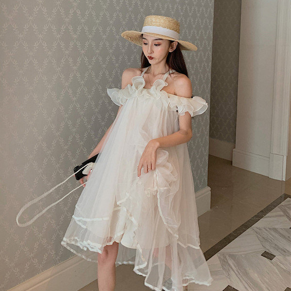 Rochie actuală de damă în alb cu tul