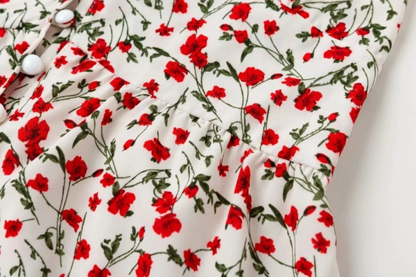 Rochie de dama cu bretele subtiri si decolteu in V - model scurt