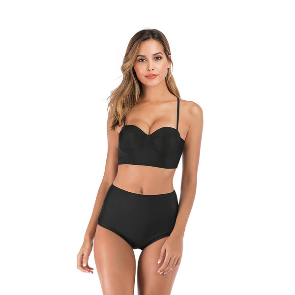 Model de costum de baie simplu din două piese în negru