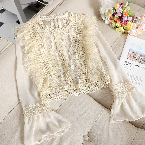 Cămașă de damă elegantă cu dantelă și mâneci lungi în mai multe culori