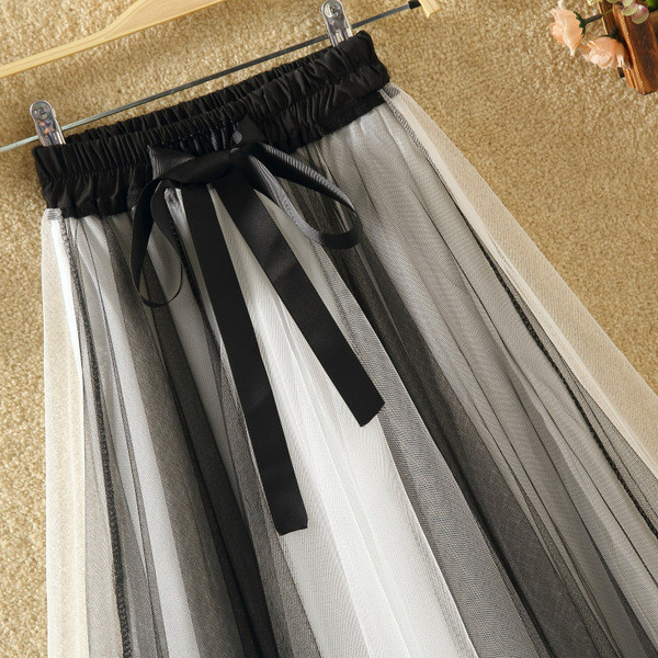 Fusta de dama actuala in patru culori cu cravate si tul