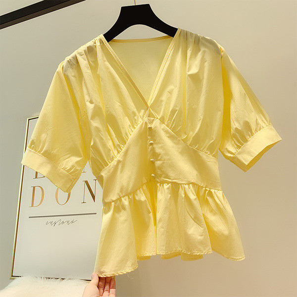 Cămașă de damă cu decolteu în V și mâneci scurte