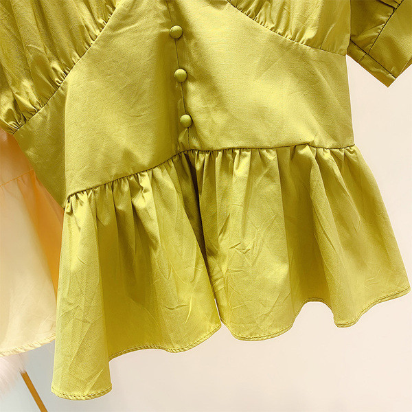 Cămașă de damă cu decolteu în V și mâneci scurte