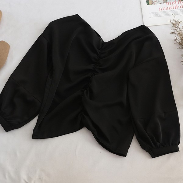 Bluză de damă elegantă cu decolteu în V în verde, roz, alb și negru