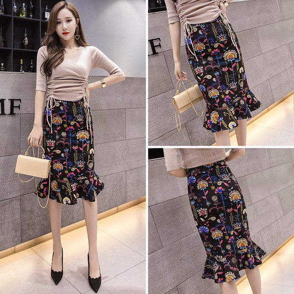Fusta de dama actuala cu model floral cu talie inalta