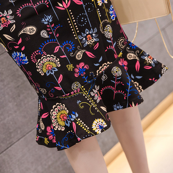 Fusta de dama actuala cu model floral cu talie inalta