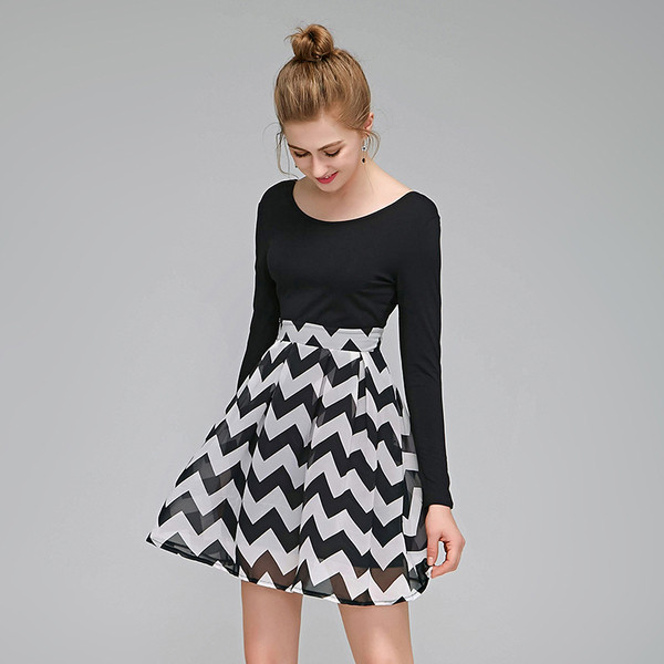 Rochie moderna de dama cu maneci lungi si decolteu O