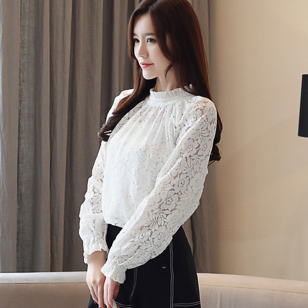 Cămașă de damă actuală din dantelă alb