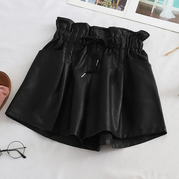 Pantaloni scurti eleganti de dama cu buzunare si talie inalta